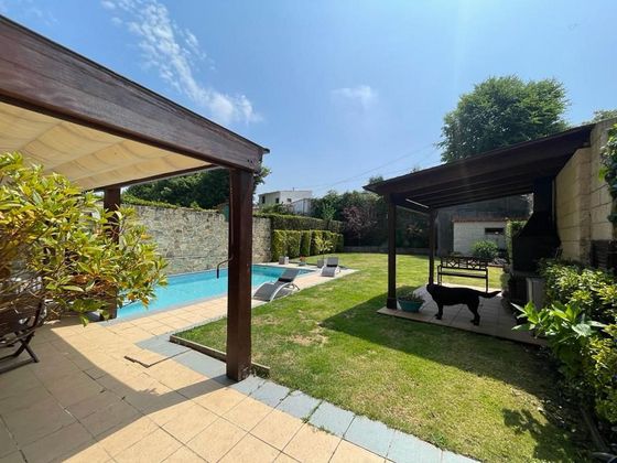 Foto 1 de Casa adossada en venda a calle Eira Da Concha de 5 habitacions amb terrassa i piscina