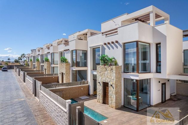 Foto 2 de Venta de casa en Adsubia de 3 habitaciones con terraza y piscina