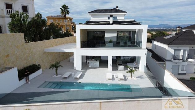 Foto 2 de Casa en venda a Ciudad Quesada de 4 habitacions amb terrassa i piscina