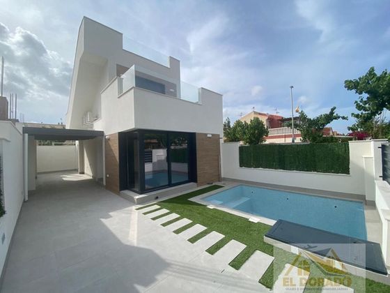 Foto 2 de Casa en venda a Centro - Alcazares, Los de 3 habitacions amb terrassa i piscina