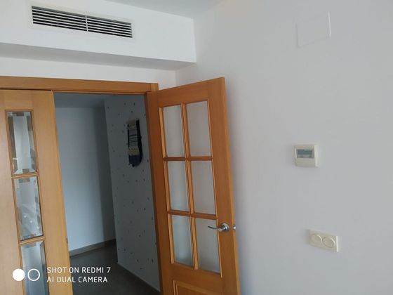 Foto 2 de Piso en venta en calle Germàns Margalló de 2 habitaciones con garaje y balcón