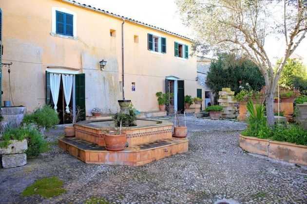 Foto 1 de Venta de chalet en calle Sant Joan de 6 habitaciones con terraza y jardín