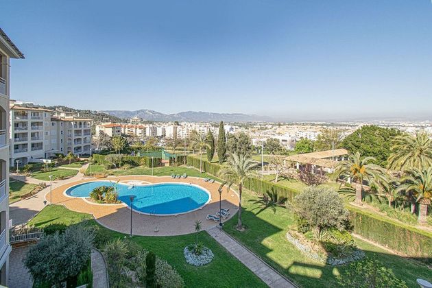 Foto 2 de Pis en venda a calle Del Passerell de 4 habitacions amb terrassa i piscina