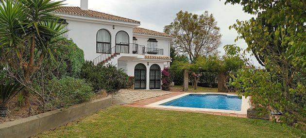 Foto 2 de Xalet en venda a Manilva de 6 habitacions amb terrassa i piscina