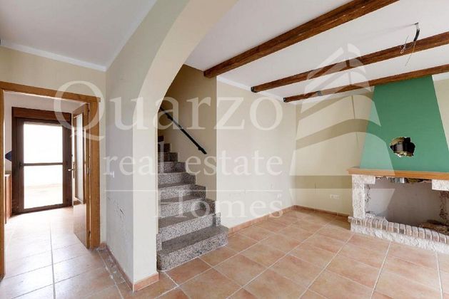 Foto 1 de Casa en venda a Hito (El) de 3 habitacions amb balcó