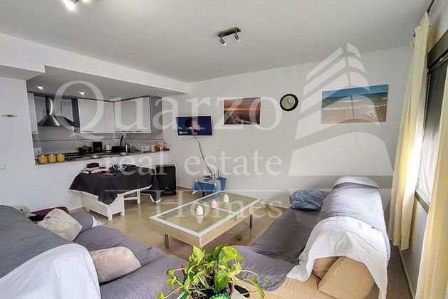 Foto 1 de Dúplex en venda a Oliva Nova de 2 habitacions amb terrassa i piscina