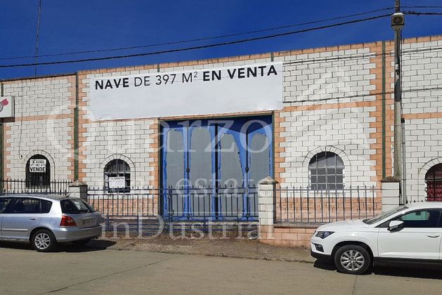 Foto 1 de Nau en venda a Valencia de Alcántara de 396 m²