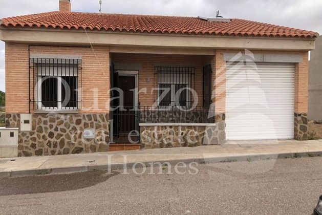 Foto 1 de Venta de casa en Mora de 3 habitaciones con garaje