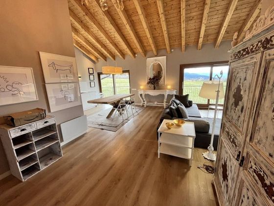 Foto 1 de Ático en alquiler en Santa Llocaia de 2 habitaciones con terraza y garaje