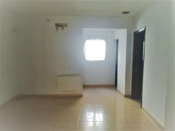 Foto 2 de Venta de piso en Coria del Río de 2 habitaciones y 74 m²