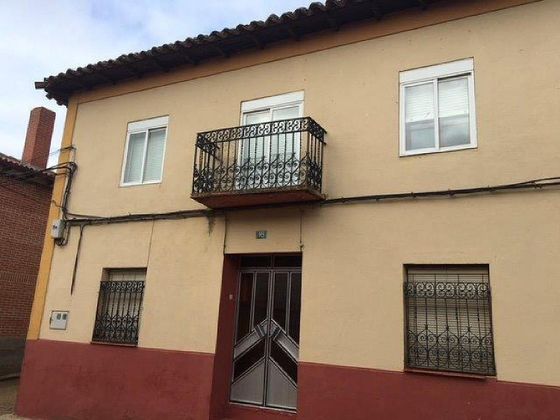 Foto 1 de Casa en venda a Becilla de Valderaduey de 3 habitacions i 120 m²