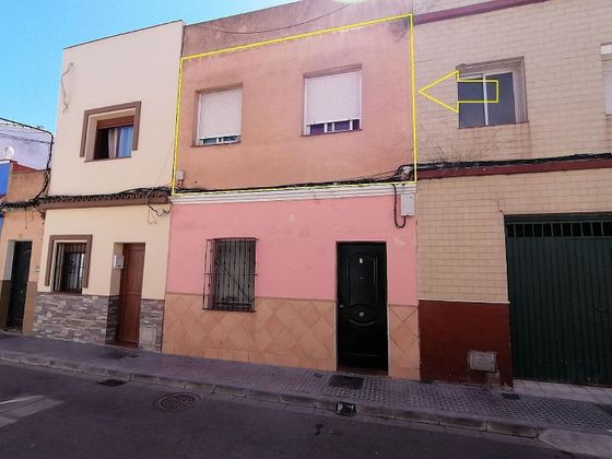 Foto 2 de Pis en venda a La Línea de la Concepción ciudad de 2 habitacions amb terrassa