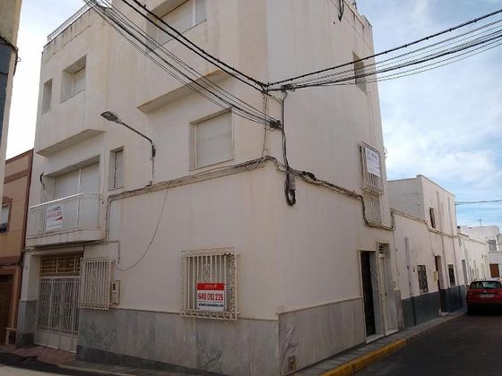 Foto 2 de Casa en venda a calle Esperanza de 3 habitacions i 300 m²