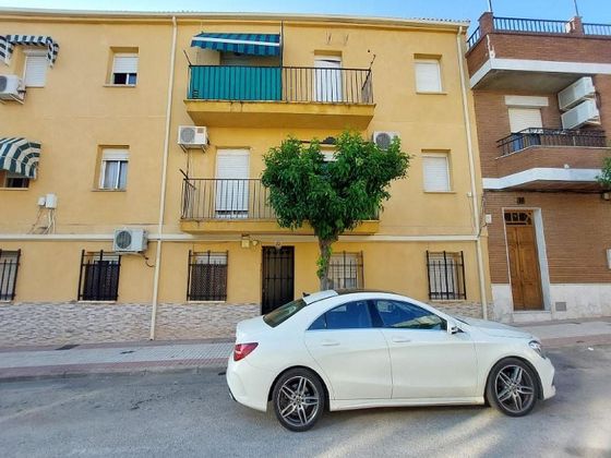 Foto 2 de Piso en venta en Linares de 2 habitaciones con balcón