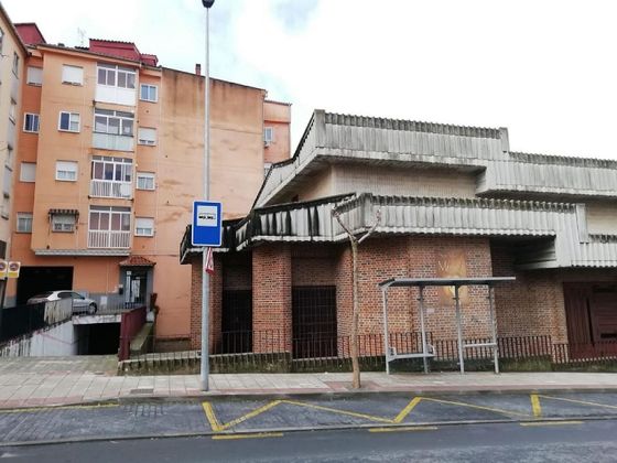 Foto 1 de Pis en venda a calle Estación de Ferrocarril de 4 habitacions amb terrassa i garatge