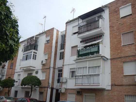 Foto 1 de Venta de piso en Marchena de 3 habitaciones con terraza