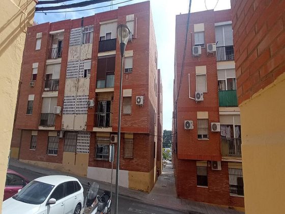 Foto 1 de Piso en venta en calle Bernardo El de Los Lobitos de 3 habitaciones con terraza y balcón