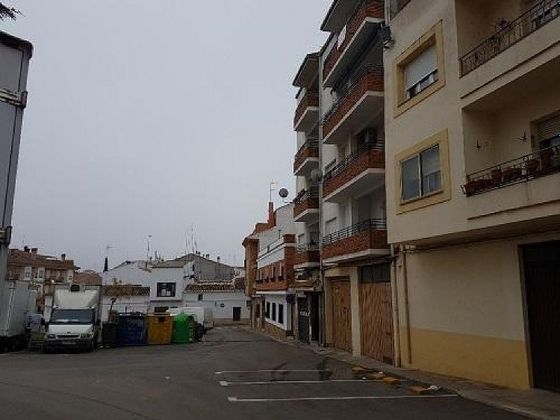 Foto 1 de Pis en venda a Villarrobledo de 4 habitacions amb balcó