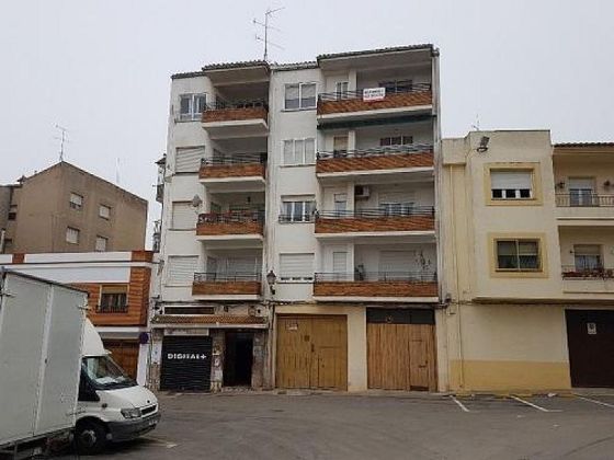 Foto 2 de Pis en venda a Villarrobledo de 4 habitacions amb balcó