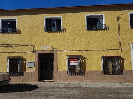 Foto 1 de Casa en venda a Villarrobledo de 5 habitacions amb garatge