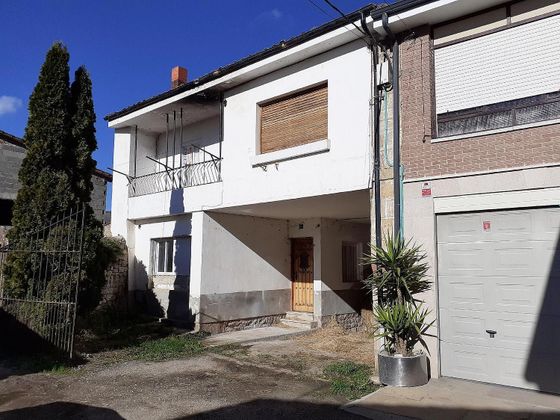 Foto 2 de Casa en venda a Arenas de Iguña de 3 habitacions i 303 m²