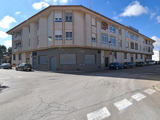 Foto 1 de Venta de piso en Villarrobledo de 3 habitaciones con terraza