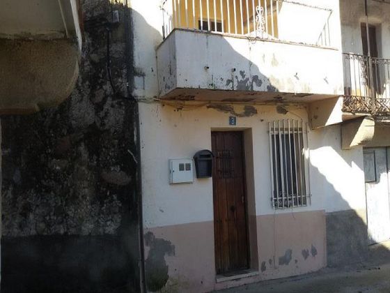 Foto 1 de Casa en venta en Oliva de Plasencia de 3 habitaciones y 171 m²