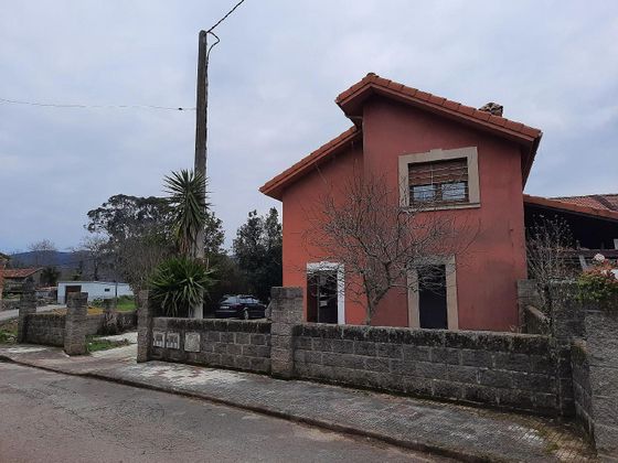 Foto 2 de Casa en venta en Villaescusa de 6 habitaciones con jardín