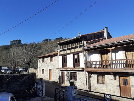 Foto 1 de Casa en venda a Bárcena de Pie de Concha de 2 habitacions amb balcó