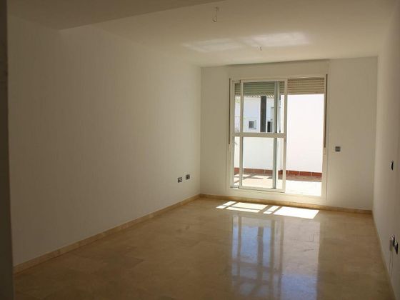 Foto 1 de Pis en venda a calle El Chorro de 3 habitacions amb garatge