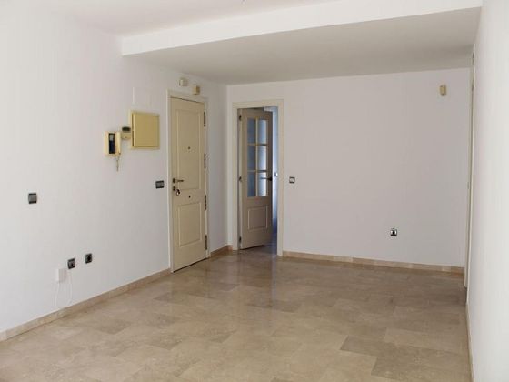 Foto 2 de Venta de piso en calle El Chorro de 3 habitaciones con garaje