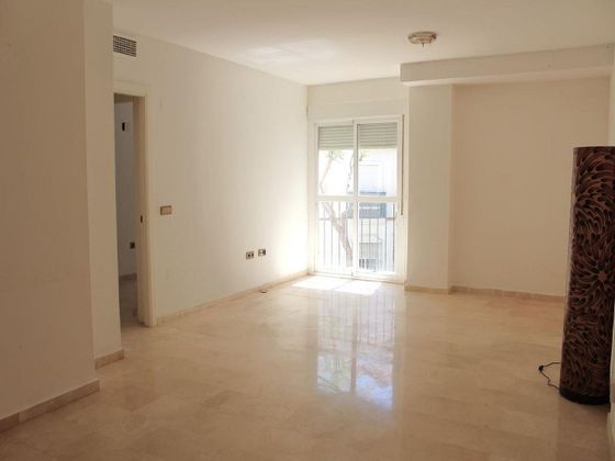 Foto 2 de Venta de piso en calle El Chorro de 2 habitaciones con garaje y ascensor
