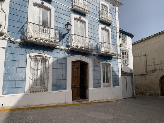 Foto 1 de Casa en venda a calle Doncellas de 6 habitacions amb garatge i jardí