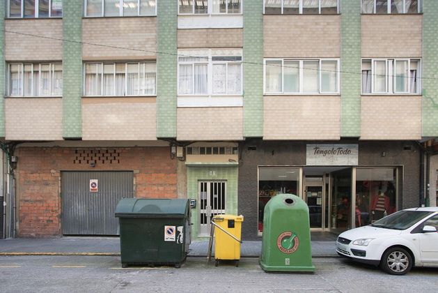 Foto 2 de Pis en venda a calle Sartaña de 2 habitacions i 84 m²