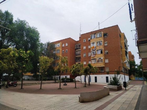 Foto 1 de Venta de trastero en calle De Puentelarra de 575 m²