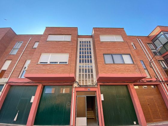 Foto 2 de Venta de piso en calle Virrey Lópezportillo de 3 habitaciones y 103 m²