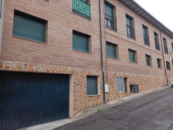 Foto 2 de Pis en venda a calle Yuncos de 2 habitacions amb terrassa i garatge