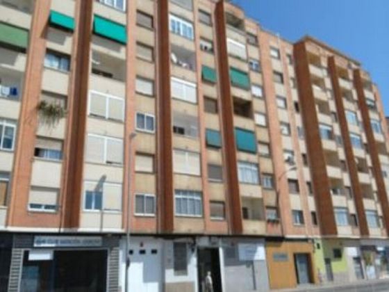Foto 2 de Pis en venda a calle Ingenieros Pino y Amorena de 3 habitacions amb ascensor