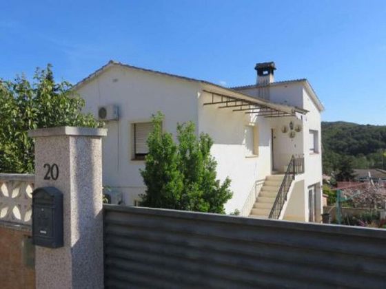 Foto 1 de Casa en venda a calle Prunera de 3 habitacions amb terrassa i jardí