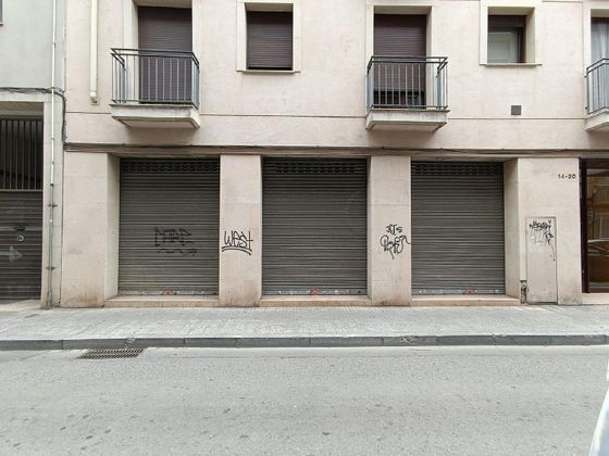 Foto 2 de Local en venda a calle D'àngel Guimerà de 180 m²