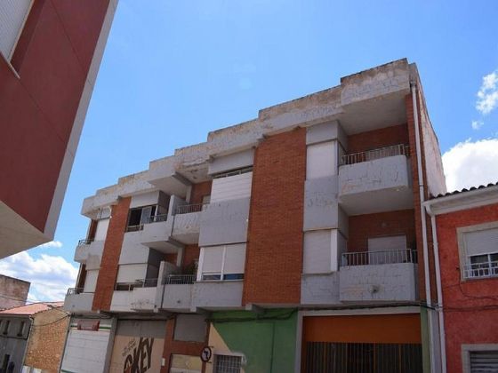 Foto 1 de Venta de piso en Tobarra de 4 habitaciones y 147 m²