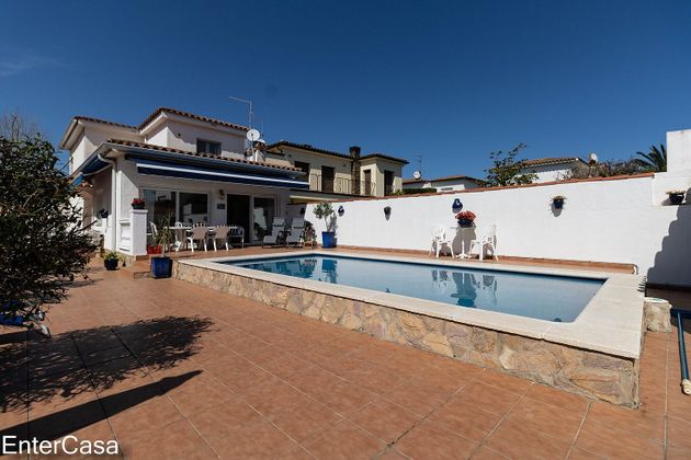 Foto 1 de Casa en venda a calle Sector Bahia de 3 habitacions amb terrassa i piscina