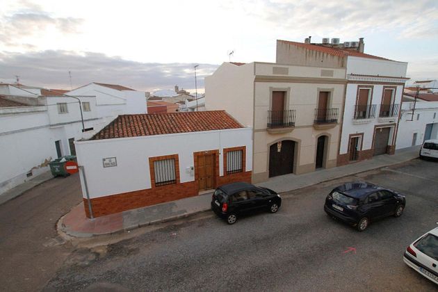 Foto 1 de Chalet en venta en Montijo de 5 habitaciones con balcón