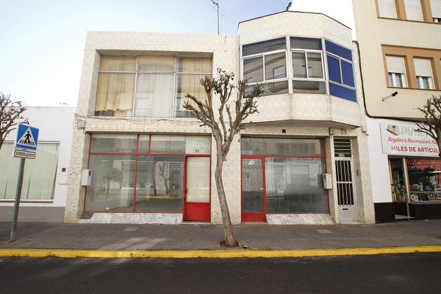 Foto 1 de Edificio en venta en Montijo de 190 m²