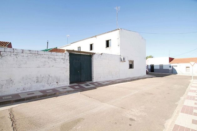 Foto 1 de Xalet en venda a Torremayor de 4 habitacions amb balcó