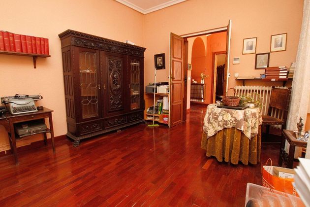Foto 1 de Piso en venta en Casco Antiguo - Centro de 6 habitaciones con terraza y aire acondicionado