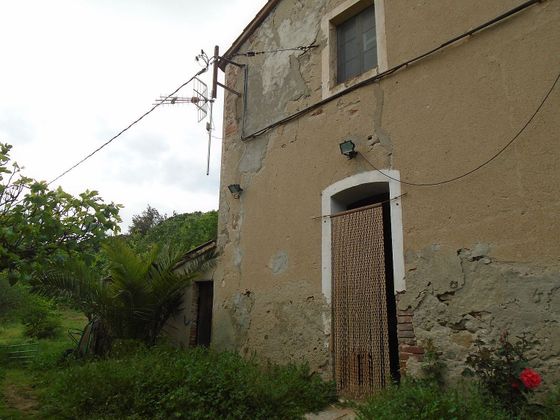 Foto 2 de Casa rural en venda a Sant Celoni de 5 habitacions amb jardí