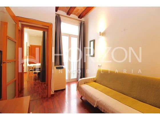 Foto 1 de Venta de piso en El Raval de 1 habitación y 37 m²