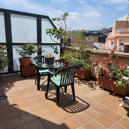 Foto 1 de Àtic en venda a El Guinardó de 3 habitacions amb terrassa i garatge