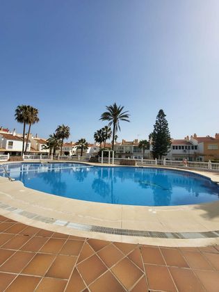 Foto 2 de Casa en venda a calle Acacias de Guadalmar de 4 habitacions amb terrassa i piscina